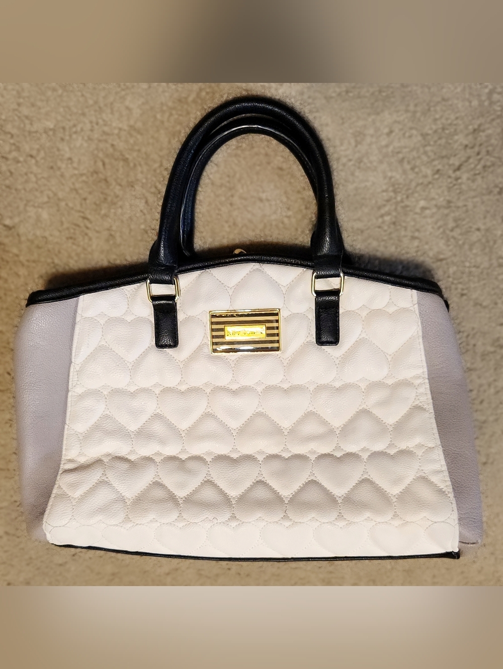 Betsey Johnson Heart Quilted Pleather Large Handbag - Picture 2 of 10